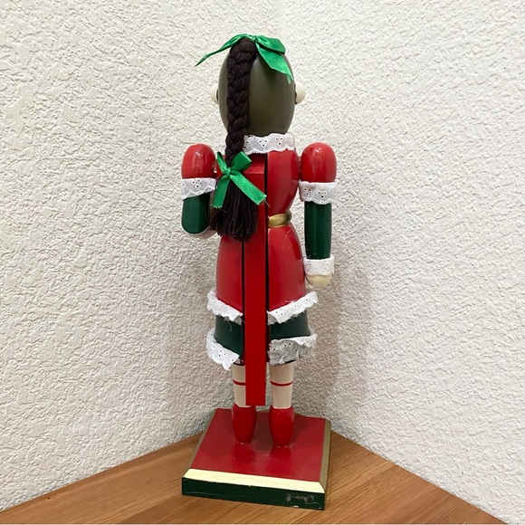 2007 Limited Edition Ballerina Nutcracker Holding Toy Soldier 14” Nutcracker - Picture 5 of 16